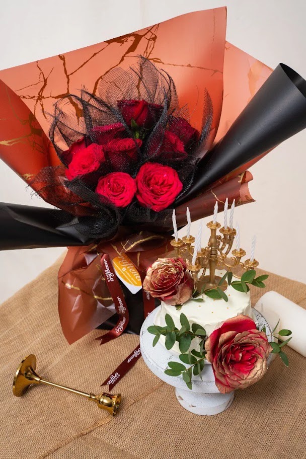 Red Roses Bouquets, Cake & Chocolate