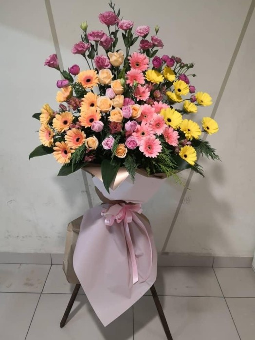 Opening flowers arrangements 04