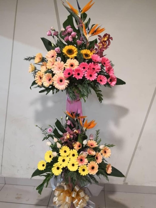Opening flowers arrangements 06