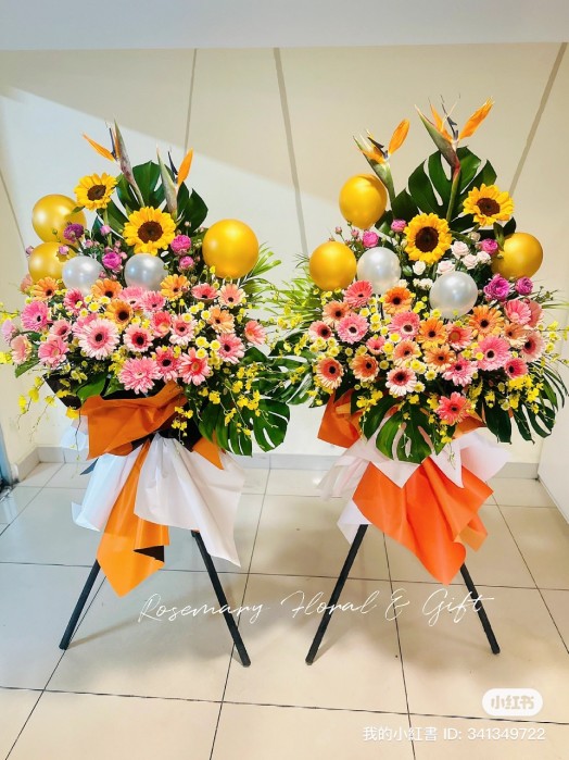 Opening flowers One pair