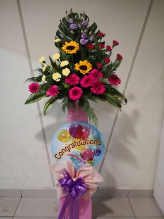 Opening flowers arrangements 01