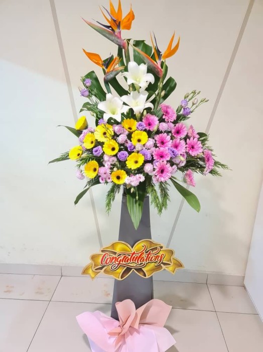 Opening flowers arrangements 02