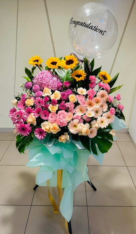 Opening flowers arrangements 16