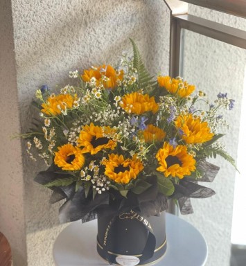 Sunny Smiles Blooms Box