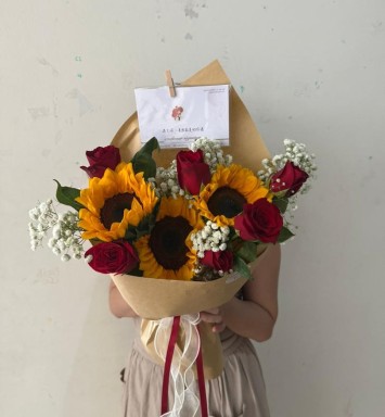 Radiant Love Bouquet
